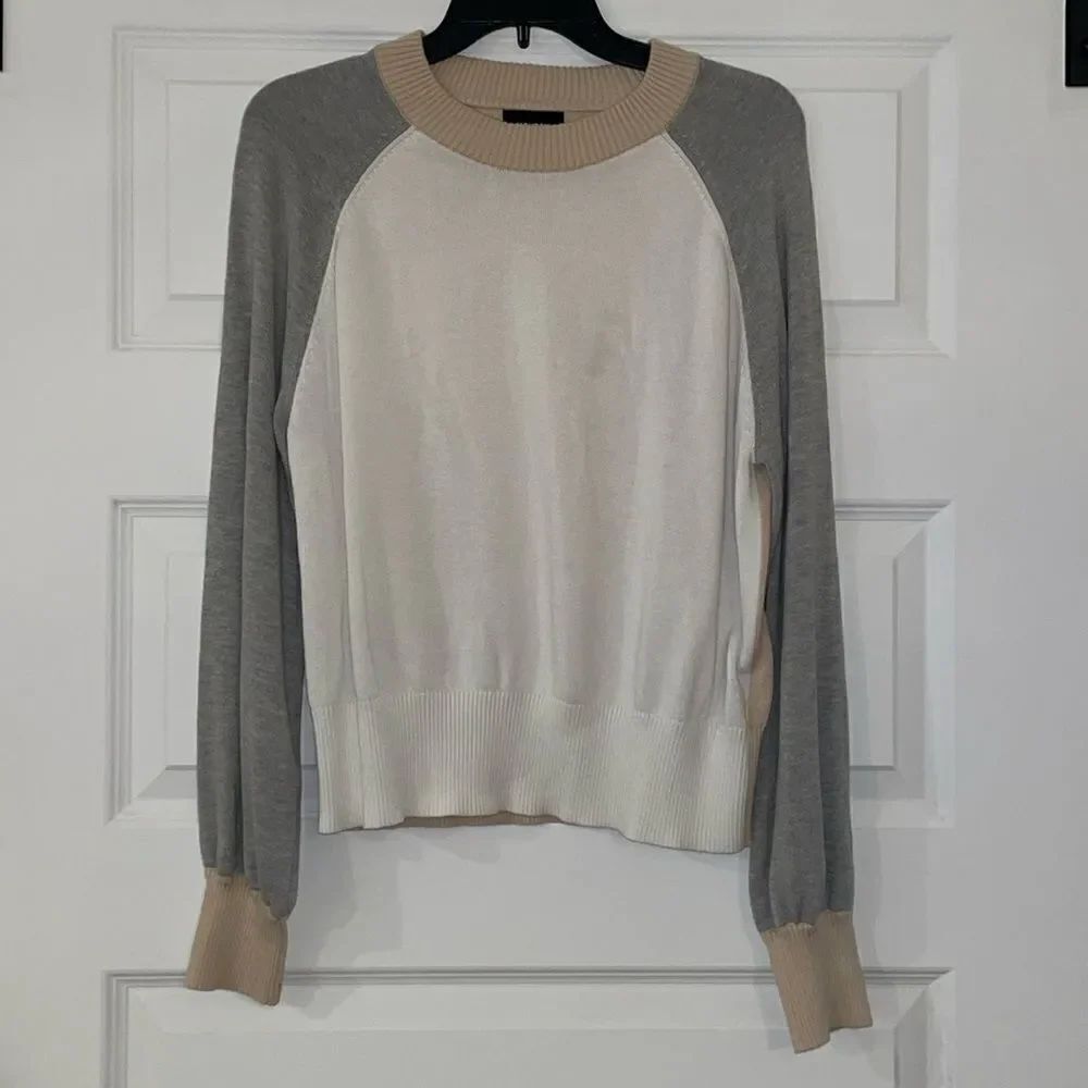Monrow Neutral Colorblock Crew Neck Sweater - Picture 4 of 9